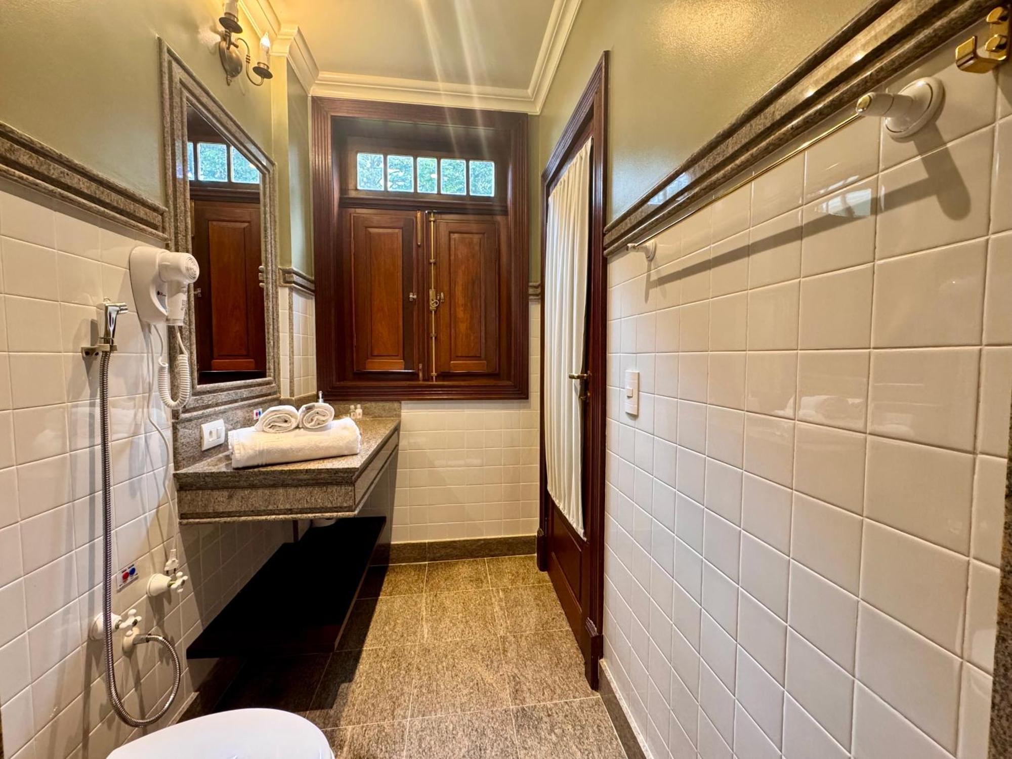 Aroso Paco Hotel Pedra Azul  Eksteriør billede Bathroom